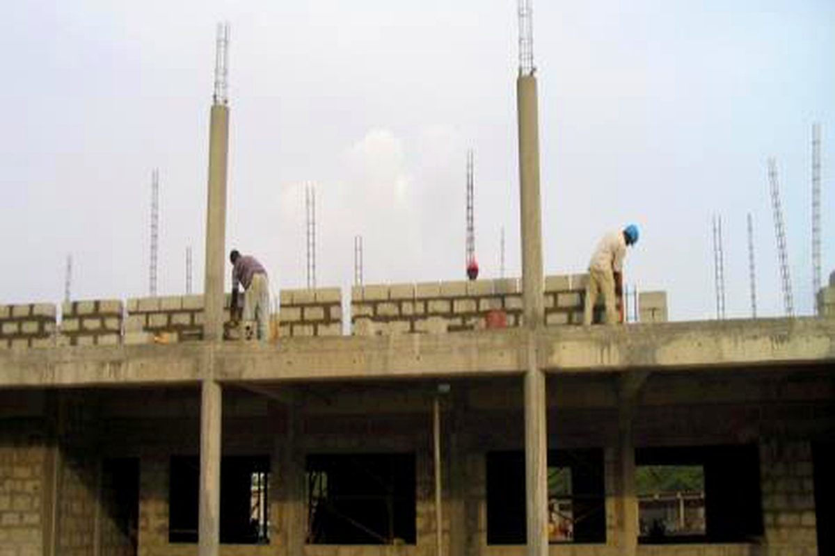 Bâtiment — photographie d’activité GBEMYSHOLA